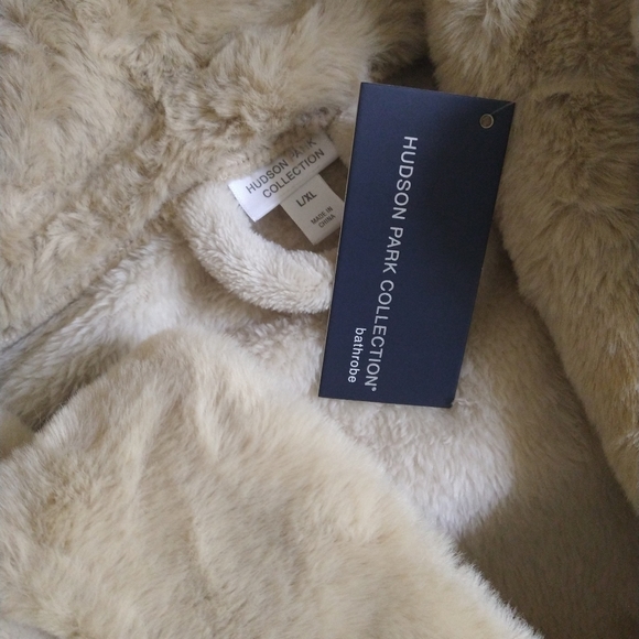 HUDSON PARK COLLECTION Hudson Park Faux Fur Robe - 100% Exclusive Bloomingdales - Picture 7 of 8